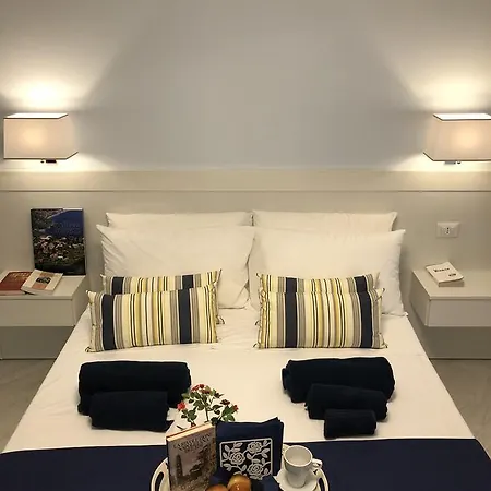 Maison Claudette Toledo 4*