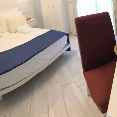 Maison Claudette Toledo 4*