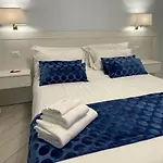 Maison Claudette Toledo 4*
