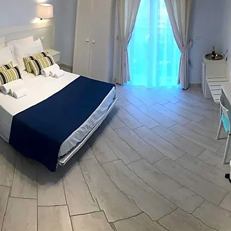Maison Claudette Toledo Vendégház 4*