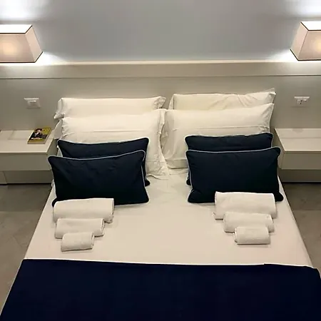 בית הארחה Maison Claudette Toledo נאפולי