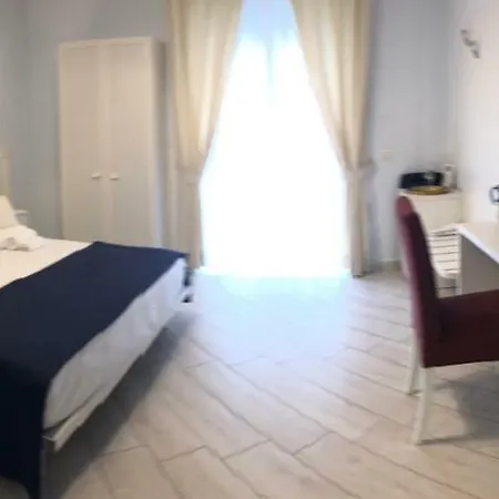Maison Claudette Toledo Гостевой дом
