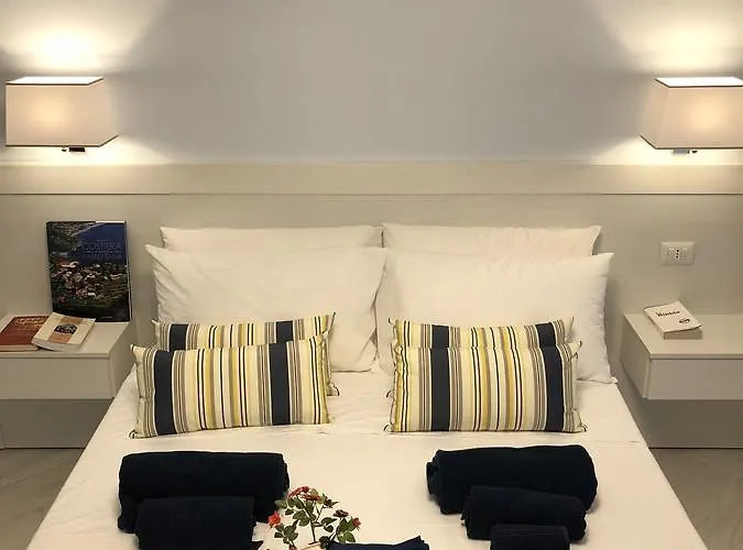 Maison Claudette Toledo 4*